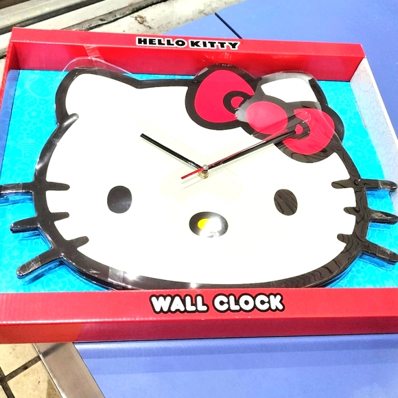 New Sanrio Hello Kitty Large Face Wall Clock, reloj de pare Hello Kitty - Picture 5 of 7